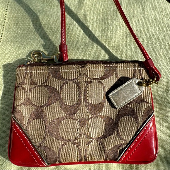 COACH Wristlet Red Flower Monogram Wristlet EUC $139 retail - Picture 6 of 6